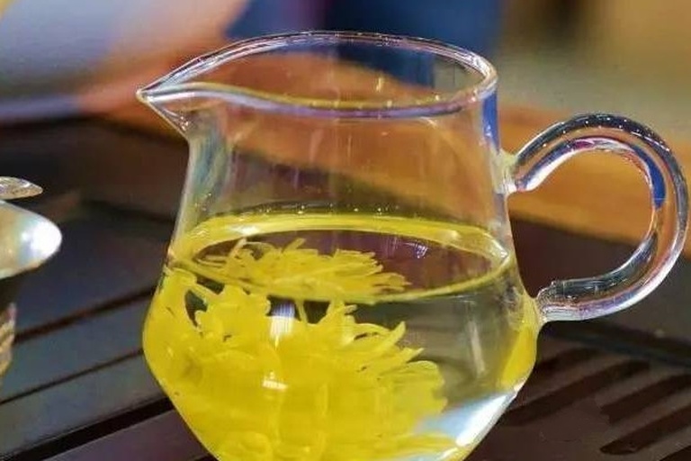 金丝皇菊冲泡过程图