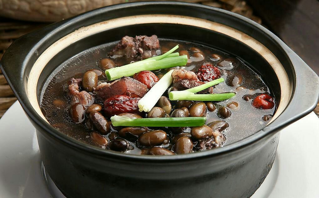 黑豆煲猪尾巴成品图