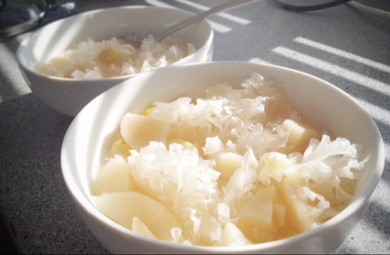 银耳甜品精致摆盘,展现其美味与养生双重魅力 银耳甜品摆盘图