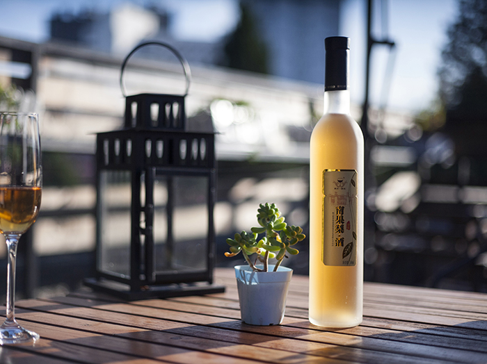 黄桃果酒饮用场景