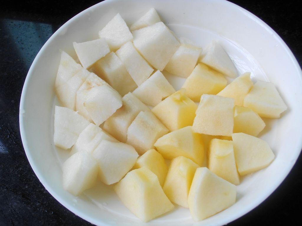 新鲜白梨果实特写