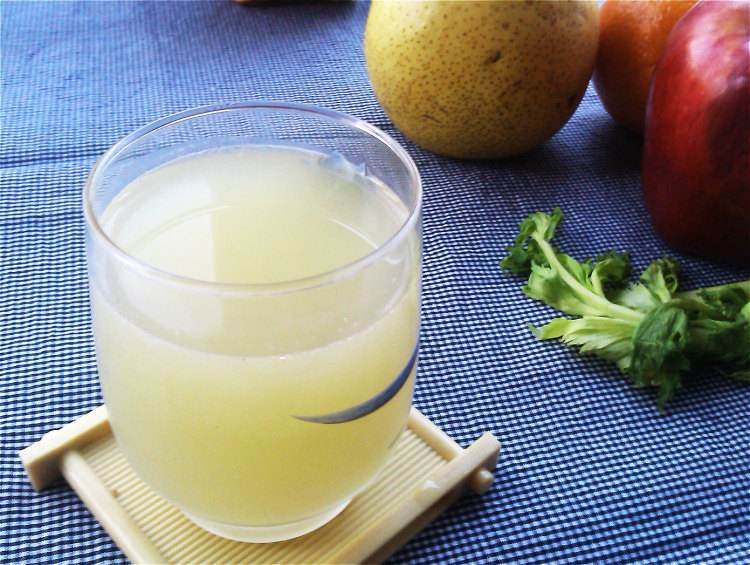 蓝莓与其他食材搭配制作功能饮品的组合图