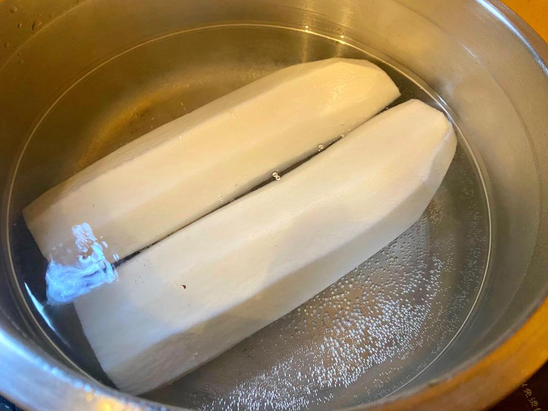 煮毛芋头的水用于烹饪