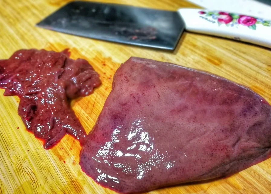 鸡肝与芹菜科学配比烹饪过程图