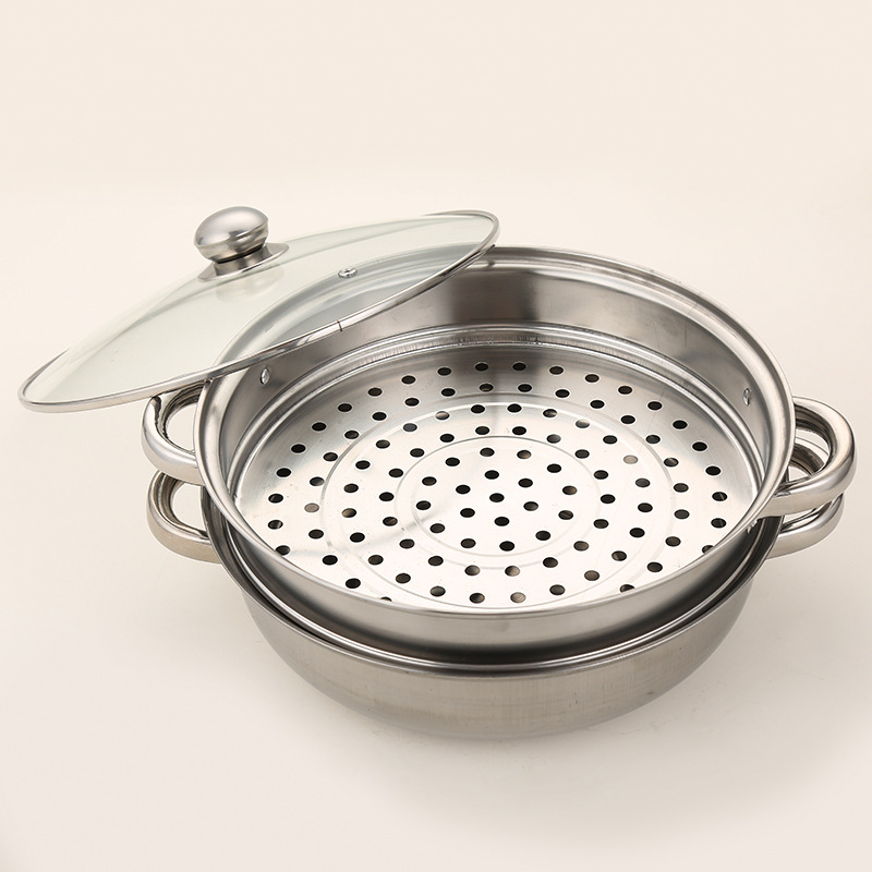 蒸蛋过程中锅具特写