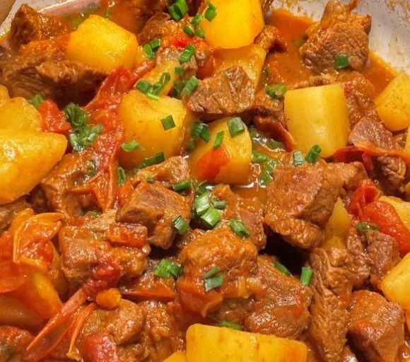 番茄土豆牛肉炖煮过程图