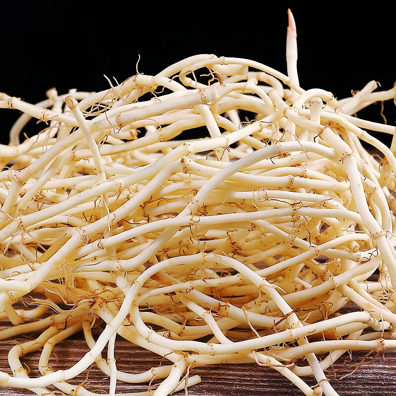 白茅根与新鲜甘蔗原料展示