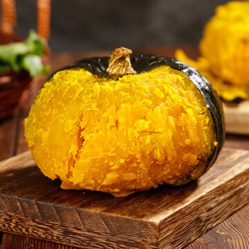 奶油南瓜切片过程特写