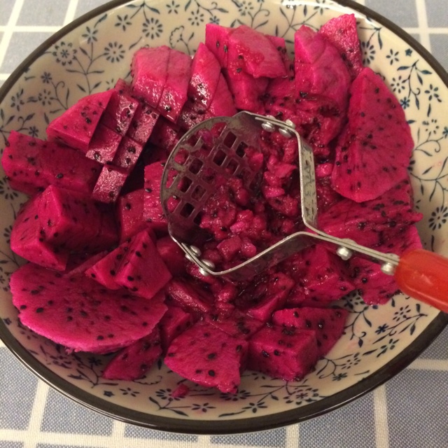 红心火龙果冰块制作