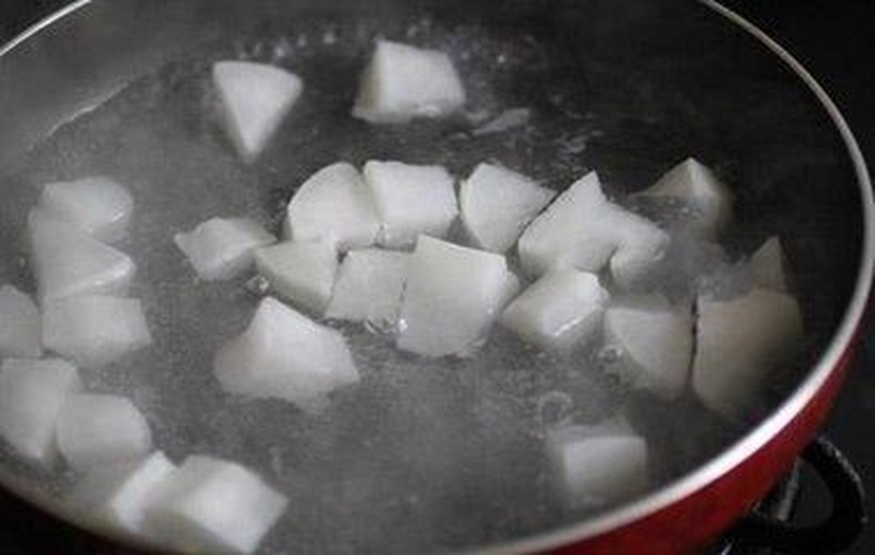 萝卜焯水过程特写