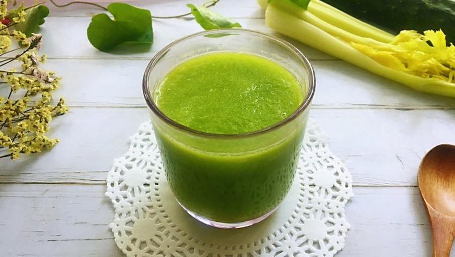 山竹与山芹搭配的果菜汁