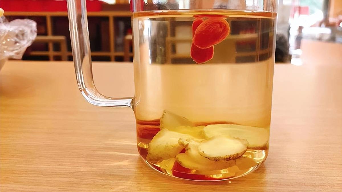 姜枸杞茶冲泡过程示意图