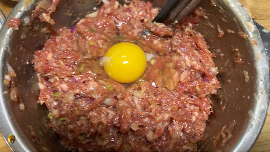 鸡蛋与肉末摆盘图