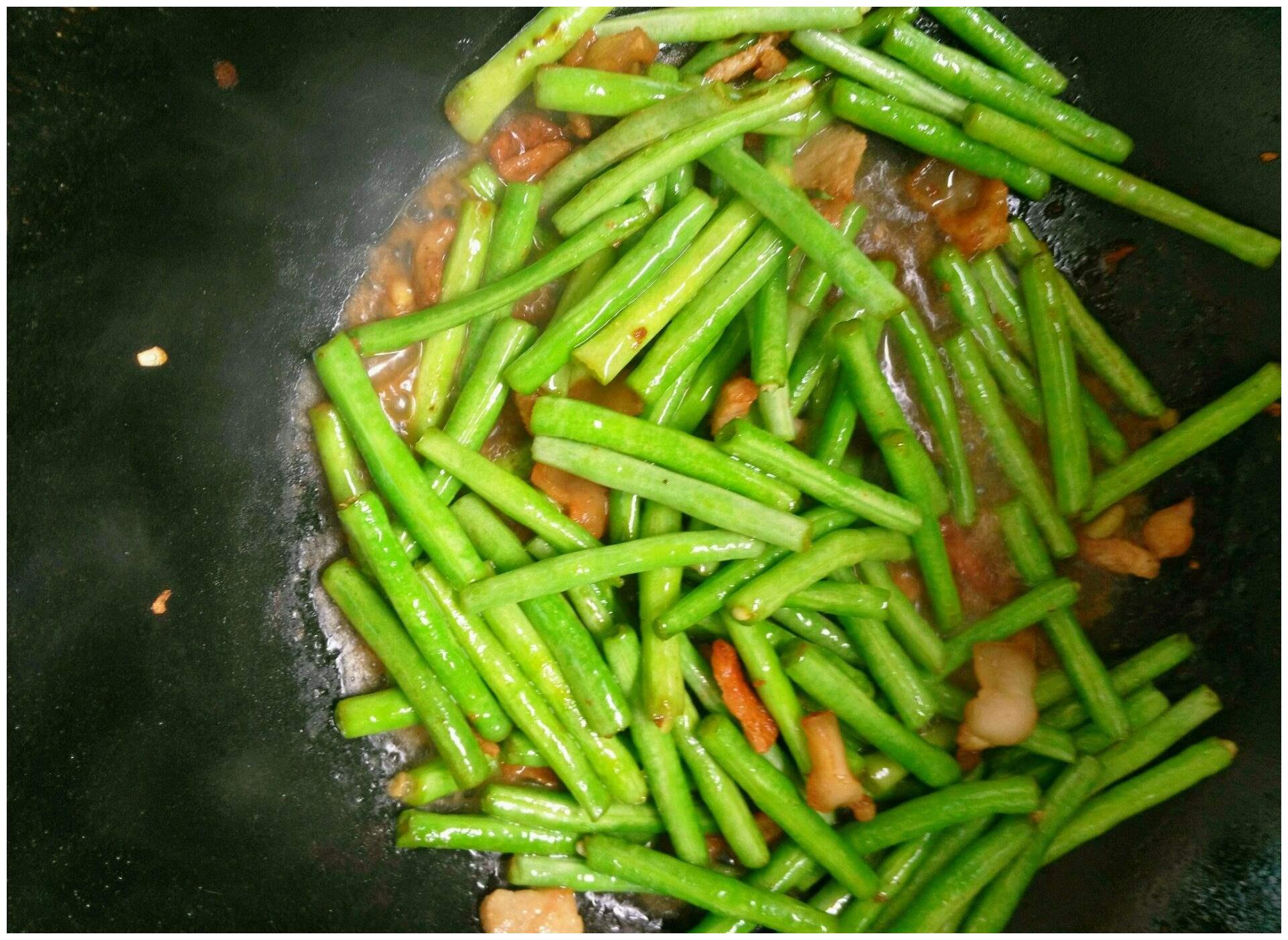 豆角炒肉成品图