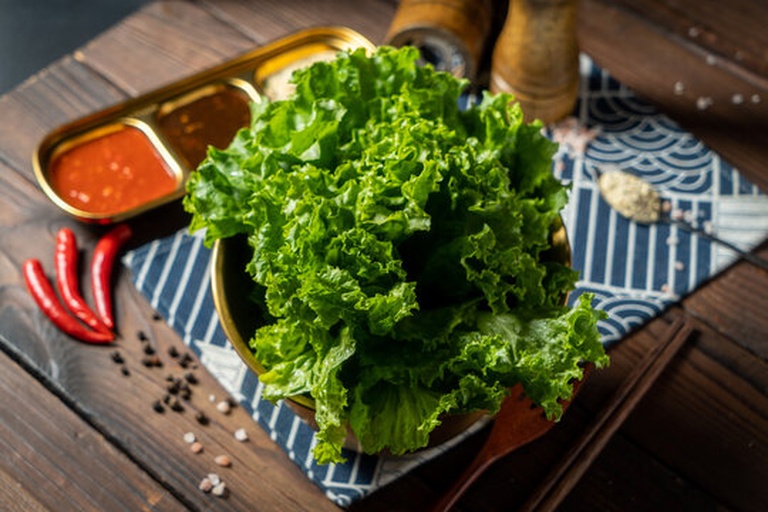 生菜拌面成品图