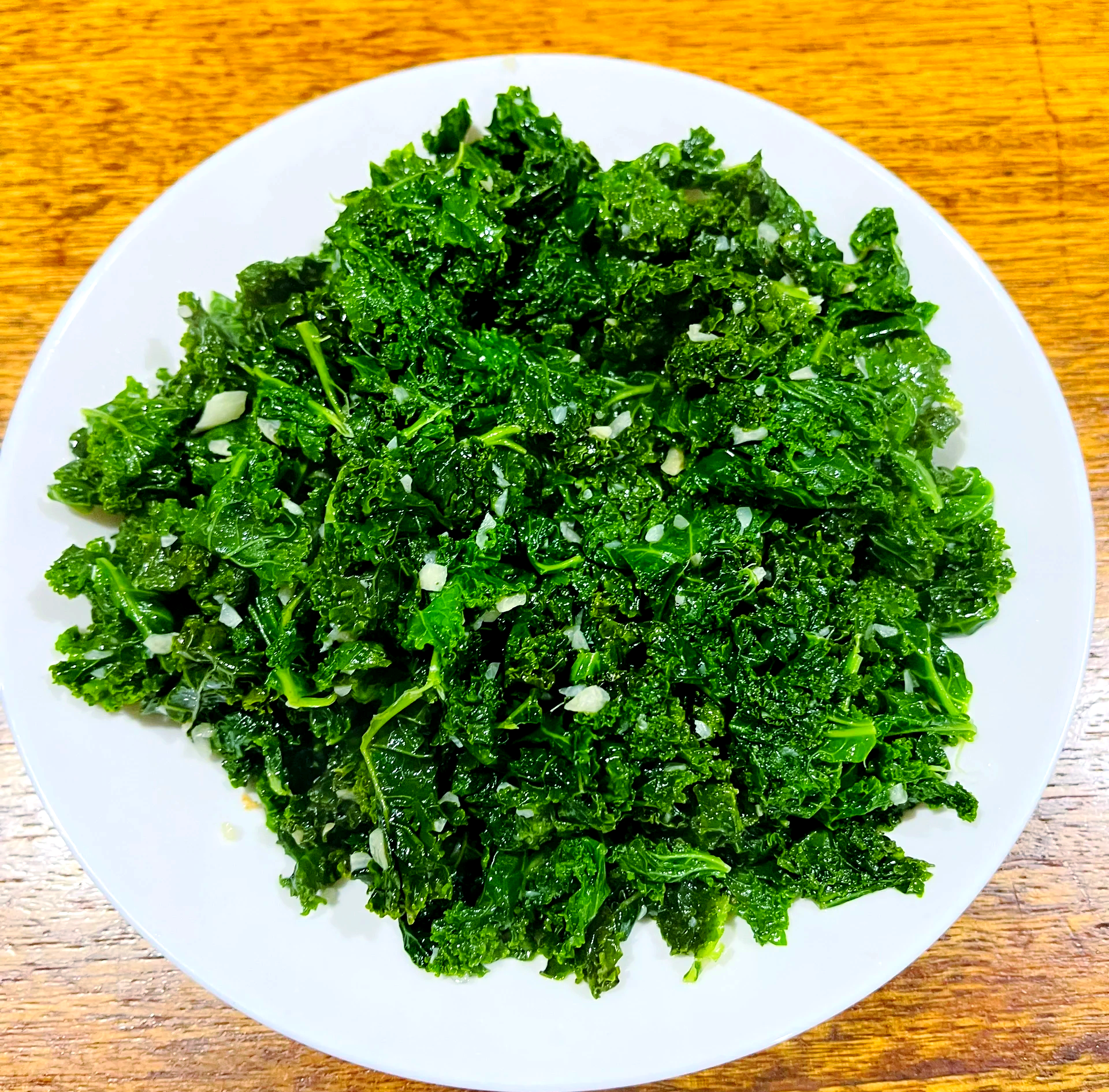 蒜香快炒羽衣甘蓝成品图