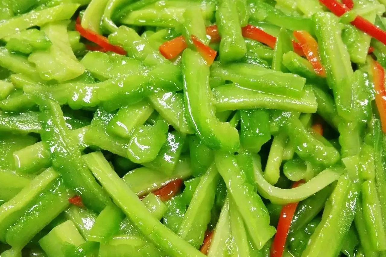 清炒苦瓜菜肴