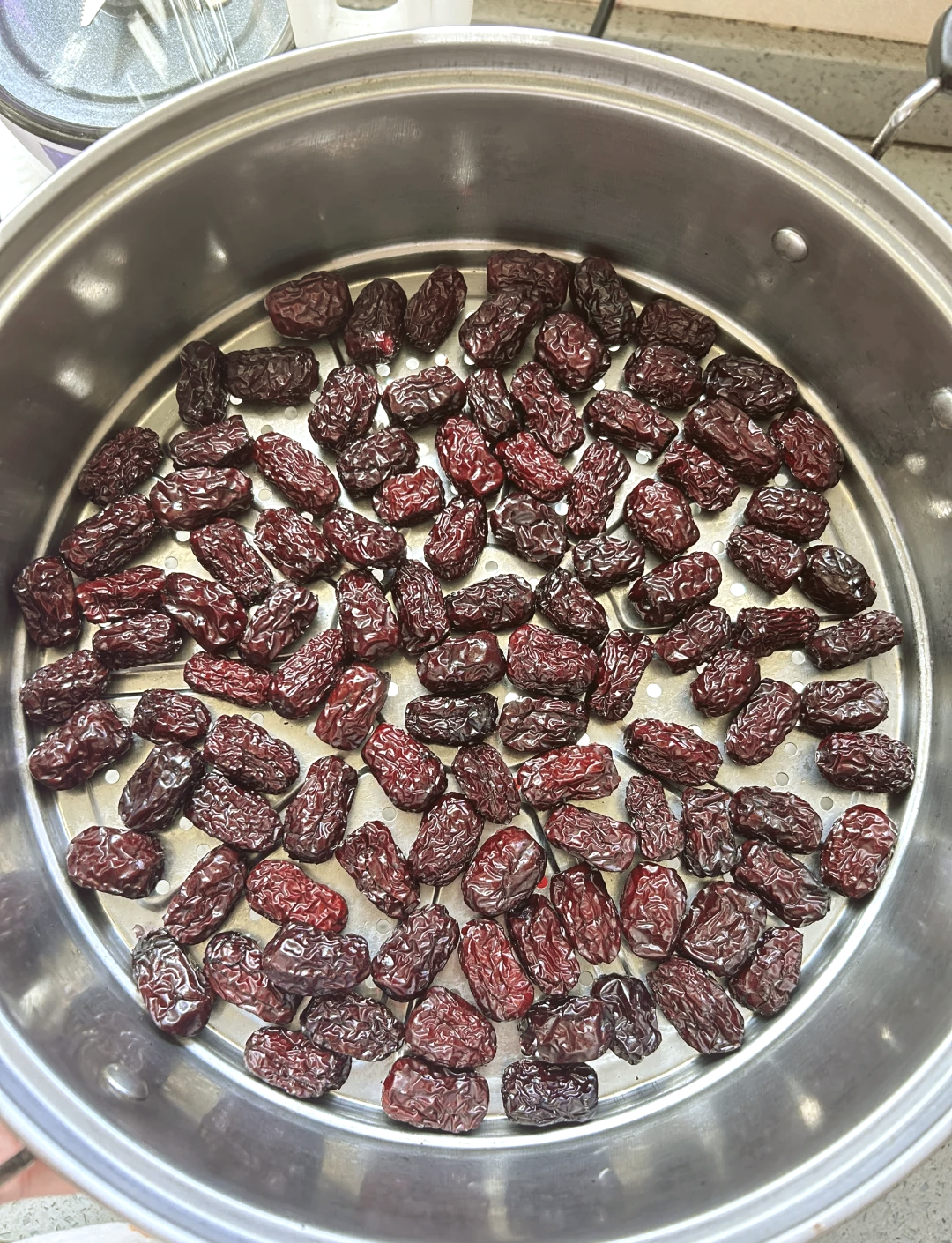 蒸制过程中的红枣