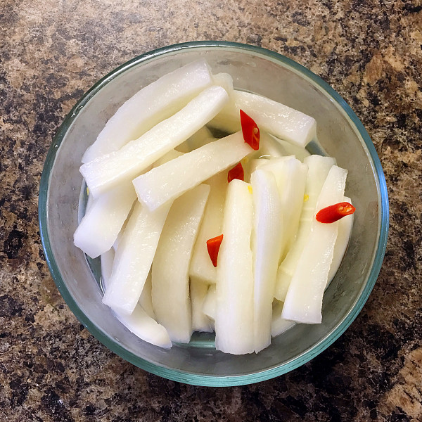 成品水果萝卜干特写图