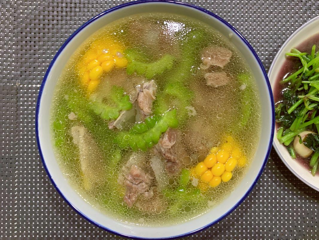 苦瓜煲汤食材展示