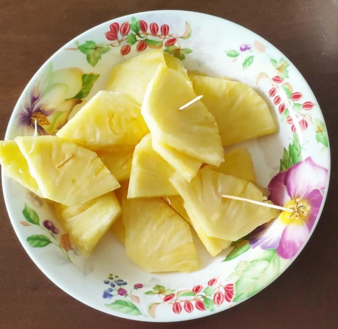 菠萝虾仁炒制成品图