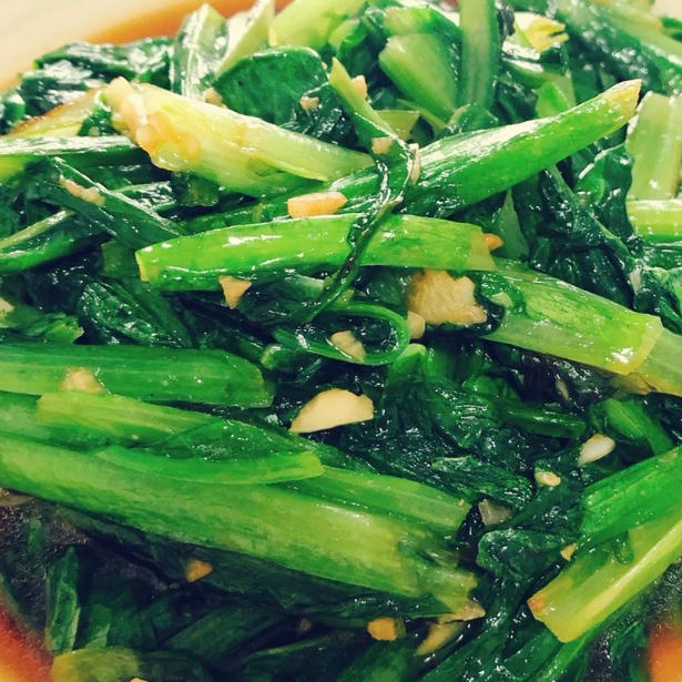 厨房实拍：蒜蓉清炒油麦菜过程