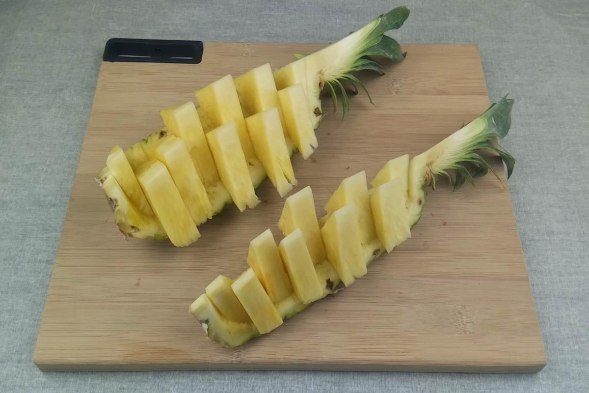 成熟菠萝特写