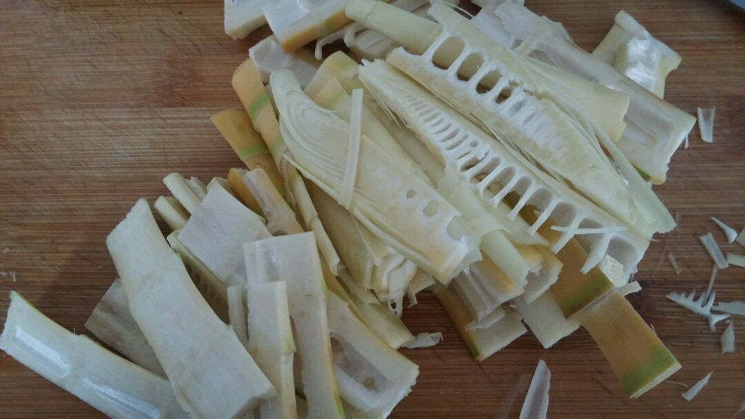 刚竹竹笋烹饪过程展示图