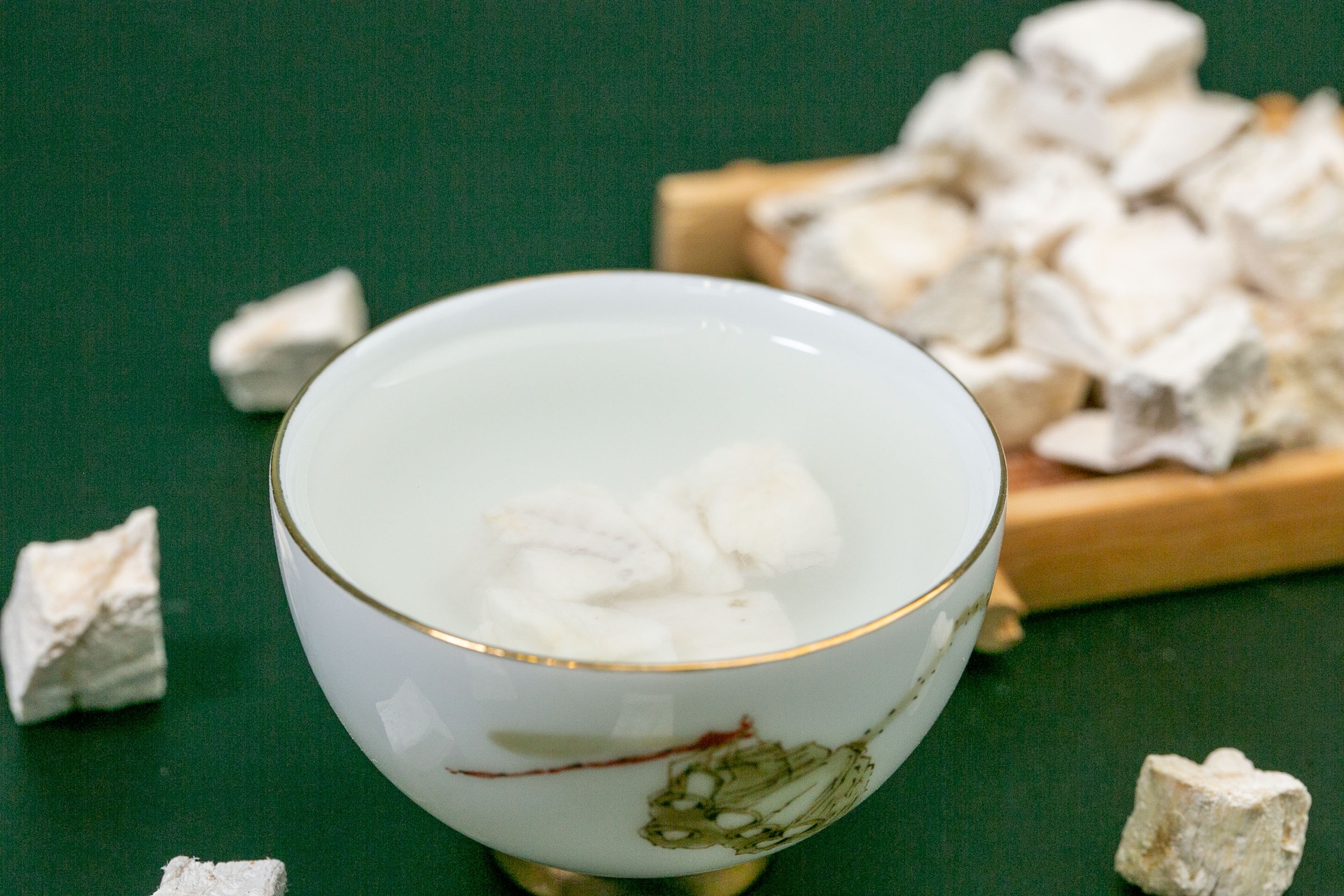 苦荞茶与人参片冲泡效果图