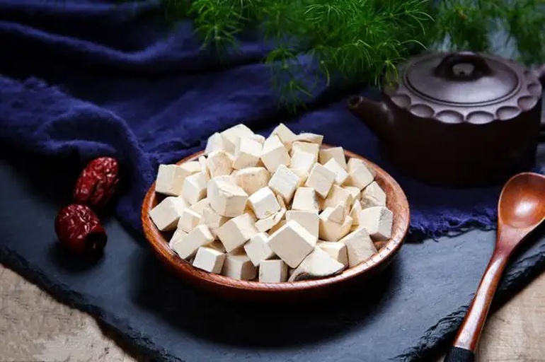 白术茶饮制作示意图