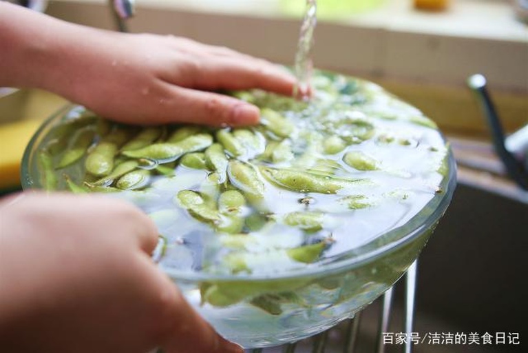 清洗鲜人参过程