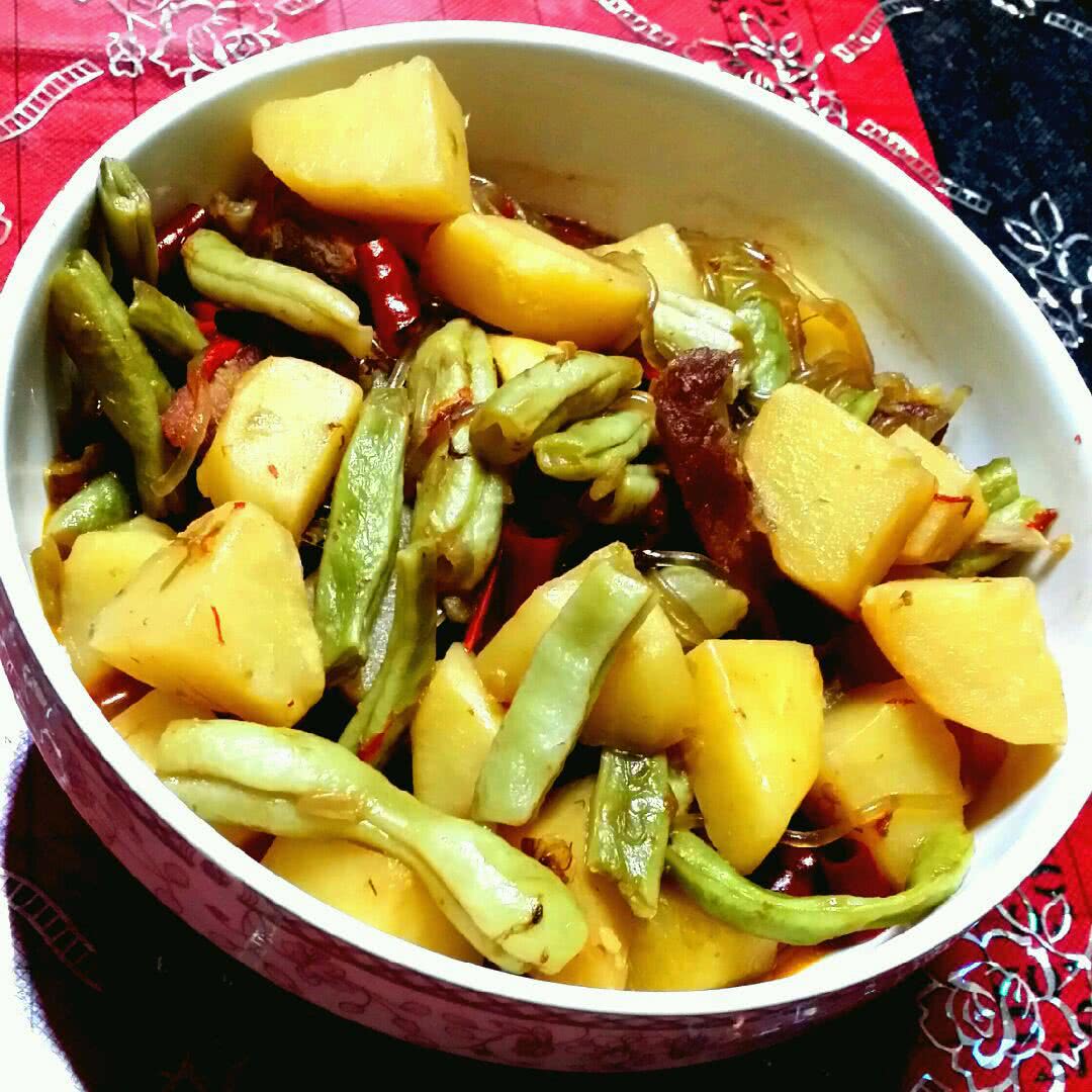 白不老炖土豆,家常风味十足 白不老炖土豆,家常风味十足