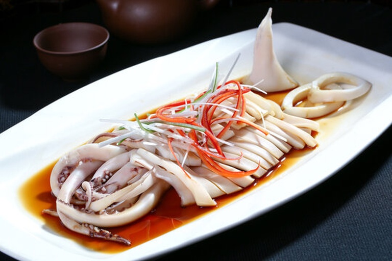 成品蒸大管鱿鱼摆盘效果图