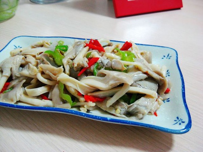 小平菇清炒菜品特写