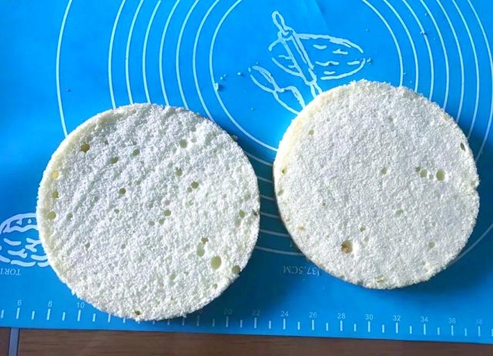 白草莓奶油蛋糕食材处理展示