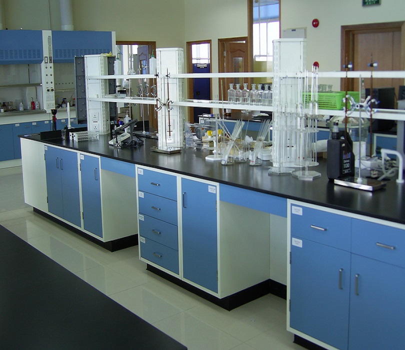 实验室中的五味子提取过程