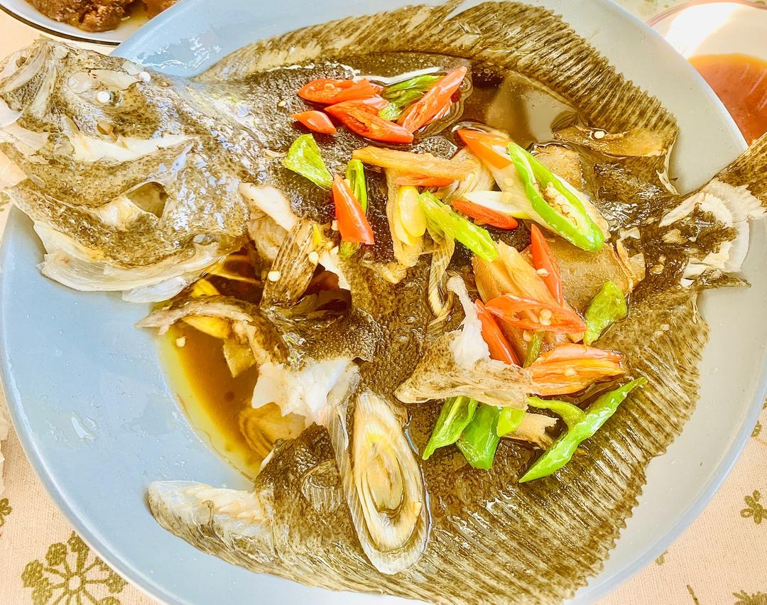 鲜椒过水鱼成品图,汤汁浓郁,辣椒与鱼片分明 鲜椒过水鱼成品展示
