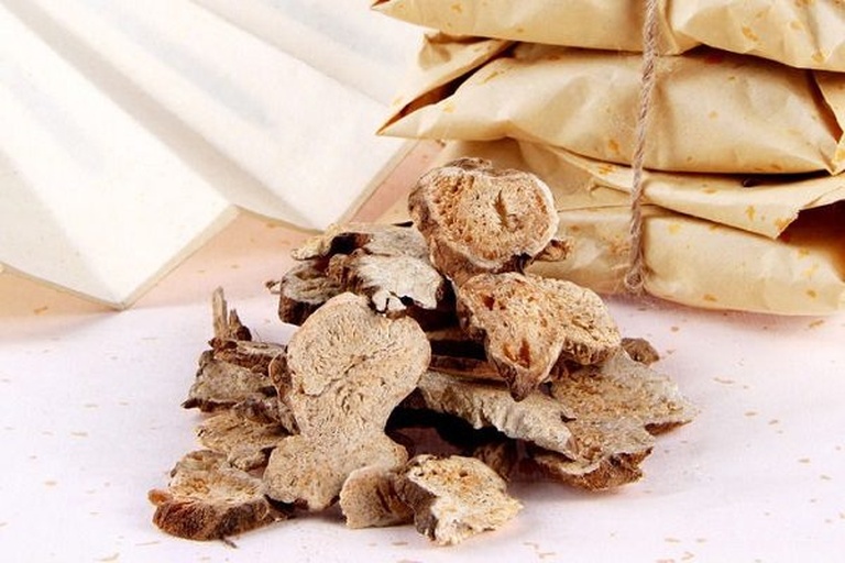 隔姜灸治疗示意图