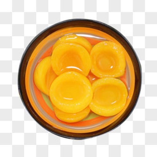 两张图片并列展示:左侧是一盘新鲜切块的黄桃,色泽明亮,果肉完整;右侧是一罐打开的黄桃罐头,黄桃浸泡在透明糖水中,容器为玻璃罐,标签注明‘糖水型’。背景为白色厨房台面 黄桃与罐头对比图