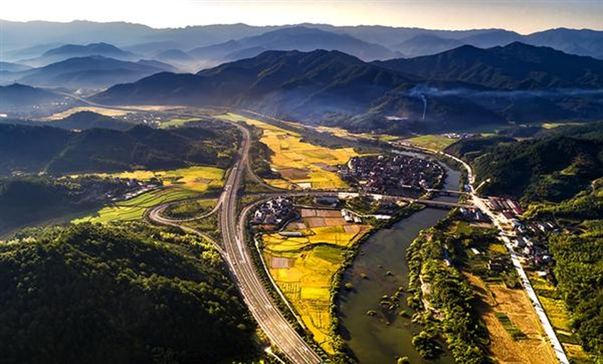三峡库区航拍全景图