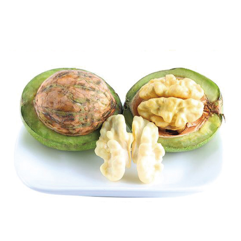 青皮核桃去皮前后对比图