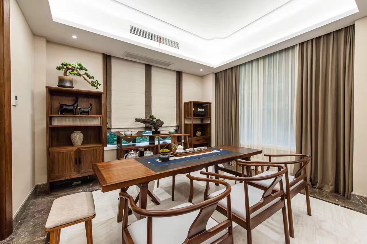 白梨木雕刻工艺品展示