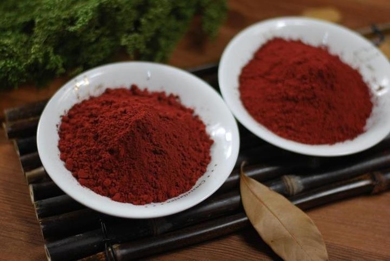 山竹皮研磨成粉的成品图