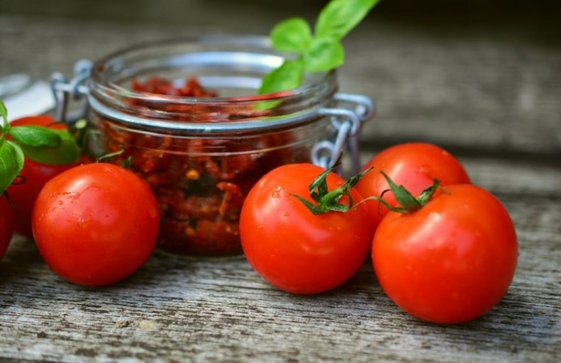 普罗旺斯番茄的多种食用方式拼图