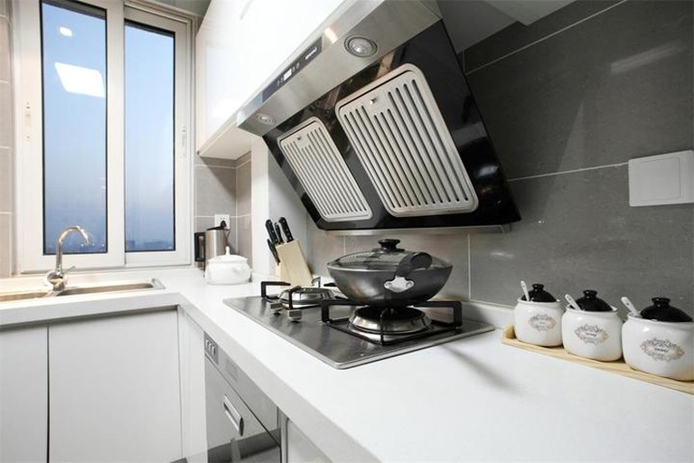 家庭厨房烹饪场景