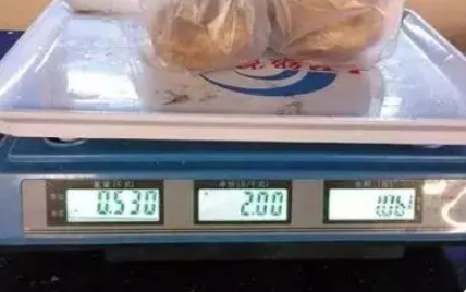火龙果重量对比示意图