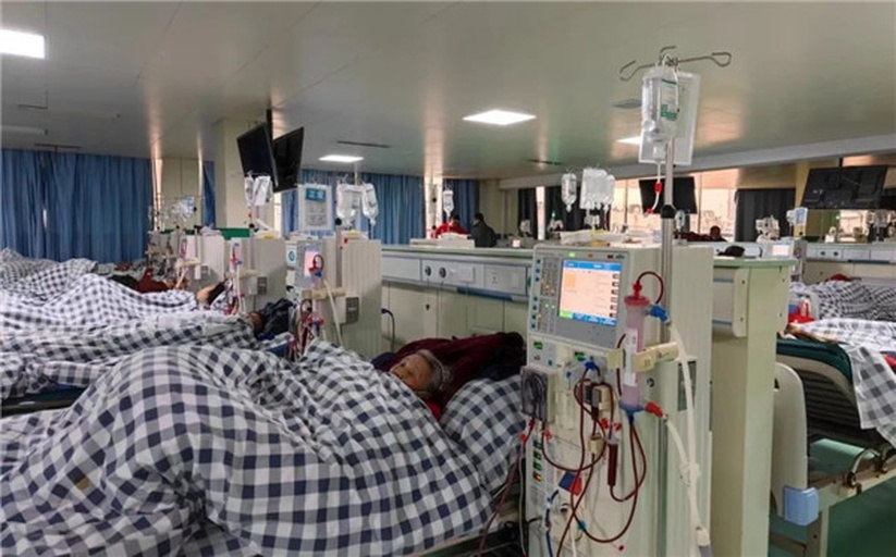 医院急诊科处理食物过敏场景