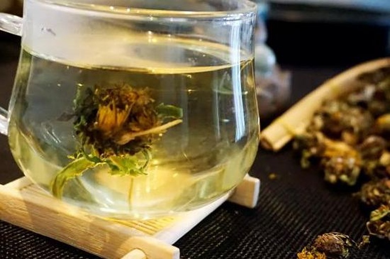 松红梅草本茶冲泡过程
