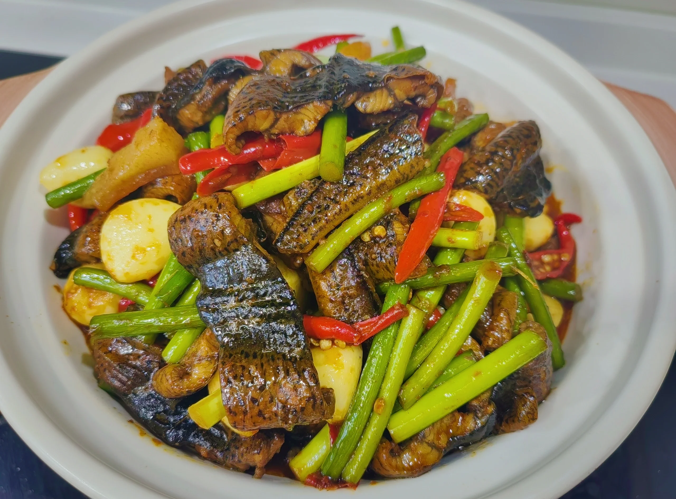 成品蒜苗炒黄鳝特写