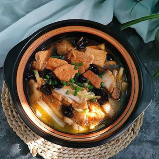 白不老豆角炖肉炖煮过程